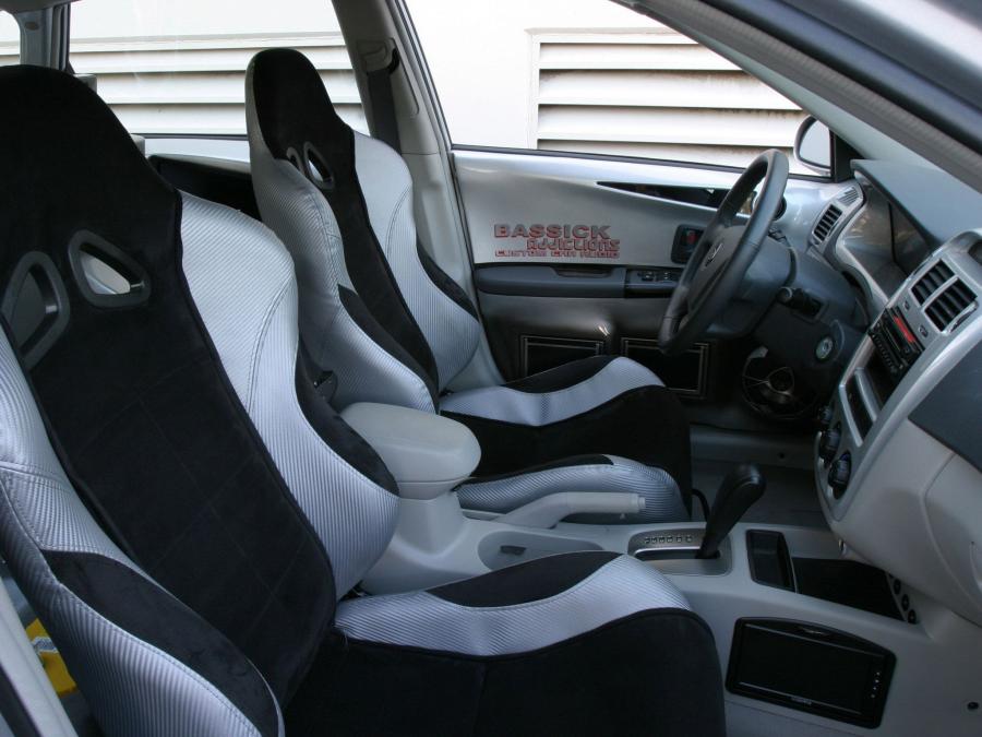  Kia Spectra 5 Silver Surfer 2004 года  (фото 3 из 3)